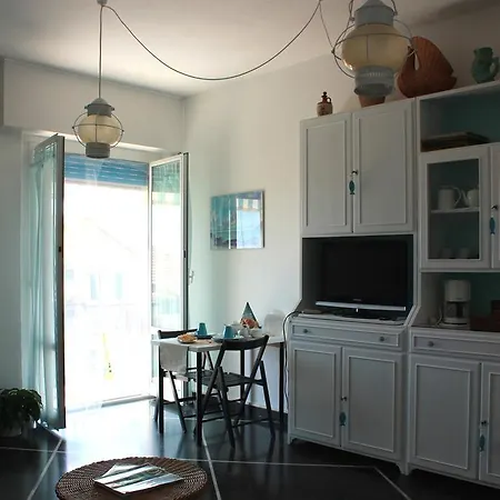 A 2 Passi Dal Mar Couette-café Cavi di Lavagna
