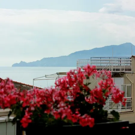 Bed & Breakfast A 2 Passi Dal Mar Cavi di Lavagna